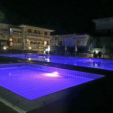 Vakantiehuis Midnight Holiday House *